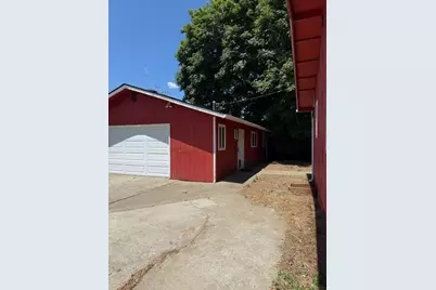 236 S Caves Avenue, Cave Junction, OR 97523 - Photo 37