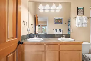 568 W Jefferson Ave, Sisters, OR 97759 - Photo 15