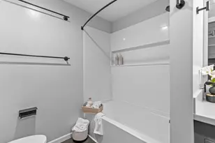 1560 Cambridge Cir, Medford, OR 97504 - Photo 23