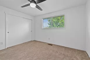 1560 Cambridge Cir, Medford, OR 97504 - Photo 27