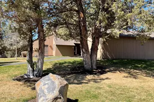 1987 Redtail Hawk Dr, Redmond, OR 97756 - Photo 29