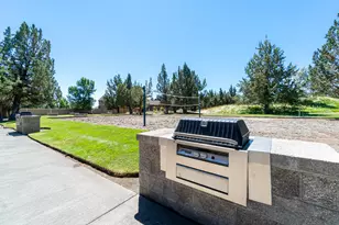 1987 Redtail Hawk Dr, Redmond, OR 97756 - Photo 59