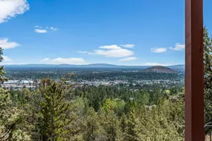 1166 NW Redfield Cir, Bend, OR 97703 - Photo 39