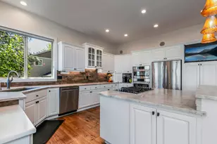 1166 NW Redfield Cir, Bend, OR 97703 - Photo 13