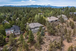 1166 NW Redfield Cir, Bend, OR 97703 - Photo 49