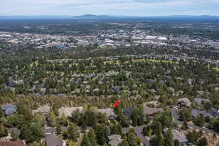 1166 NW Redfield Cir, Bend, OR 97703 - Photo 57