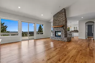 1166 NW Redfield Cir, Bend, OR 97703 - Photo 9