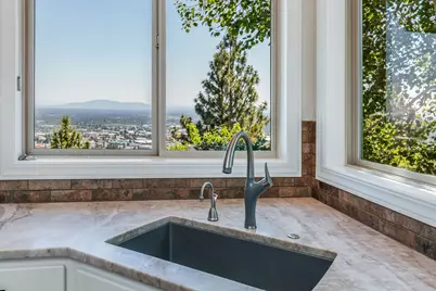 1166 NW Redfield Circle, Bend, OR 97703 - Photo 11