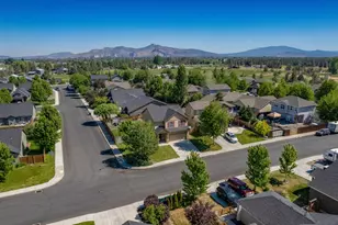 805 NE Redwood Ave, Redmond, OR 97756 - Photo 29