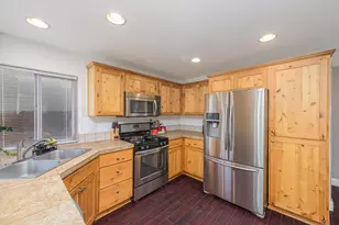 805 NE Redwood Ave, Redmond, OR 97756 - Photo 9