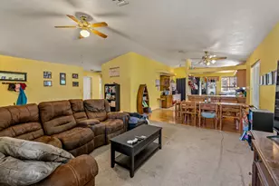 1986 SW Betty Ln, Grants Pass, OR 97526 - Photo 9