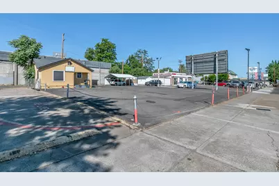 420 S Central Avenue, Medford, OR 97501 - Photo 3