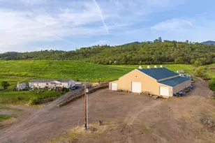 939 Carpenter Hill Rd, Medford, OR 97501 - Photo 23