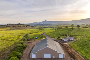 939 Carpenter Hill Rd, Medford, OR 97501 - Photo 5