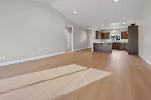 4082 SW 38th Place, Redmond, OR 97756 - Photo 15