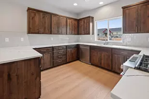 4082 SW 38th Place, Redmond, OR 97756 - Photo 9