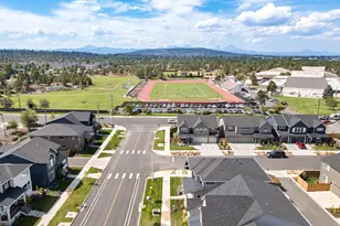 62570 NE Loomis Pl, Bend, OR 97701 - Photo 43