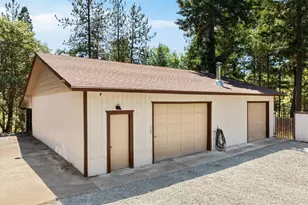 550 Bolt Mountain Rd, Grants Pass, OR 97527 - Photo 3