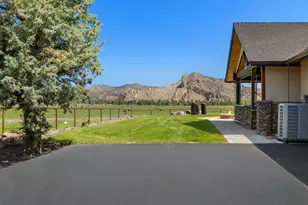 7215 NE 33rd St, Redmond, OR 97756 - Photo 9