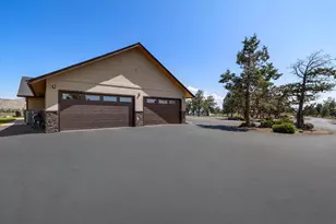 7215 NE 33rd St, Redmond, OR 97756 - Photo 9