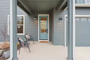 2133 SW 43rd St, Redmond, OR 97756 - Photo 3