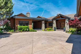 22884 Moss Rock Dr, Bend, OR 97701 - Photo 3