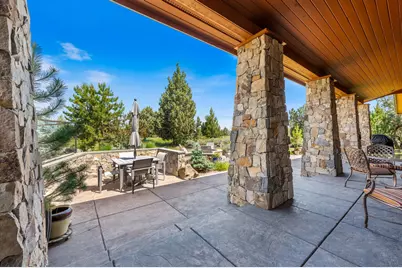 22884 Moss Rock Drive, Bend, OR 97701 - Photo 15