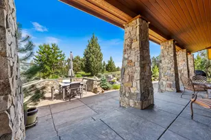 22884 Moss Rock Dr, Bend, OR 97701 - Photo 15