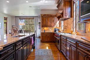 22884 Moss Rock Dr, Bend, OR 97701 - Photo 25