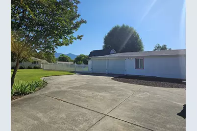 2308 Lower River Road, Grants Pass, OR 97526 - Photo 33