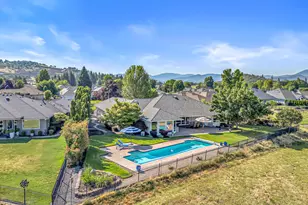 158 Prairie Landing Dr, Eagle Point, OR 97524 - Photo 3