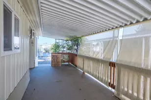 965 Roguelea Ln, Grants Pass, OR 97526 - Photo 17