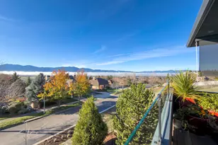 280 Mary Bee Ln, Medford, OR 97504 - Photo 3