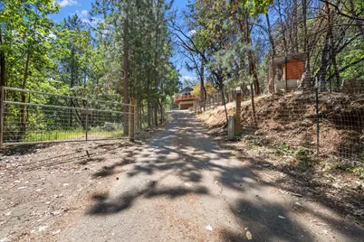 5266 Dark Hollow Road, Medford, OR 97501 - Photo 45