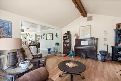 5266 Dark Hollow Road, Medford, OR 97501 - Photo 7