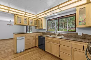 3755 Hosmer Ln, Gold Hill, OR 97525 - Photo 15