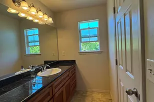 2363 Dahlia Way, Medford, OR 97501 - Photo 13