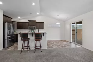 2471 NW Jackpine Ln, Redmond, OR 97756 - Photo 9