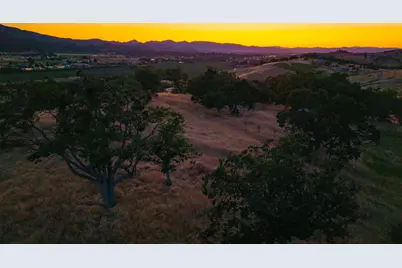 993 Suncrest Road, Medford, OR 97504 - Photo 3