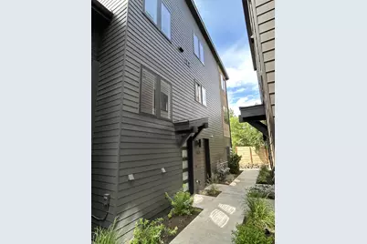 26 NW McCann Avenue #UNIT 4, Bend, OR 97703 - Photo 3