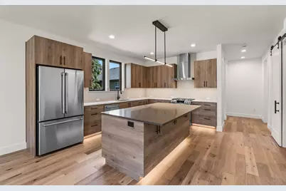 26 NW McCann Avenue #UNIT 4, Bend, OR 97703 - Photo 5