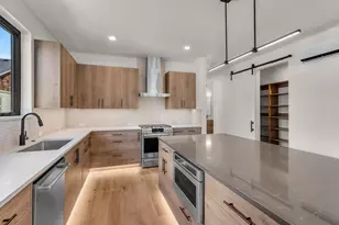 26 NW McCann Ave, Bend, OR 97703 - Photo 7