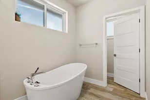 230 E Diamond Peak Ave, Sisters, OR 97759 - Photo 37