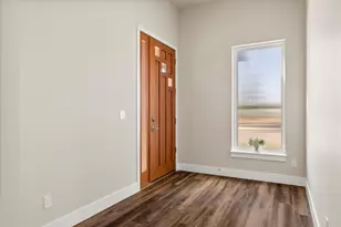 230 E Diamond Peak Ave, Sisters, OR 97759 - Photo 3