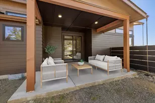 230 E Diamond Peak Ave, Sisters, OR 97759 - Photo 41