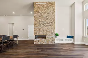 230 E Diamond Peak Ave, Sisters, OR 97759 - Photo 9