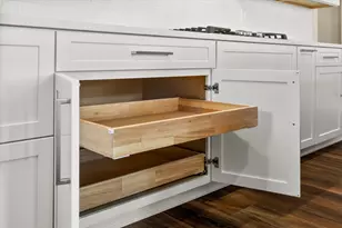 230 E Diamond Peak Ave, Sisters, OR 97759 - Photo 21