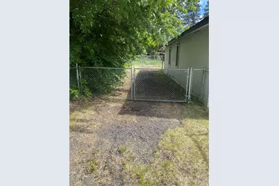 212 W Chocktoot Street, Chiloquin, OR 97624 - Photo 3