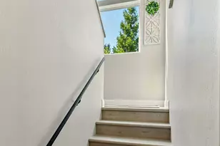 425 S 1st St, Jacksonville, OR 97530 - Photo 25