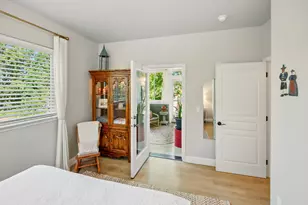 425 S 1st St, Jacksonville, OR 97530 - Photo 21